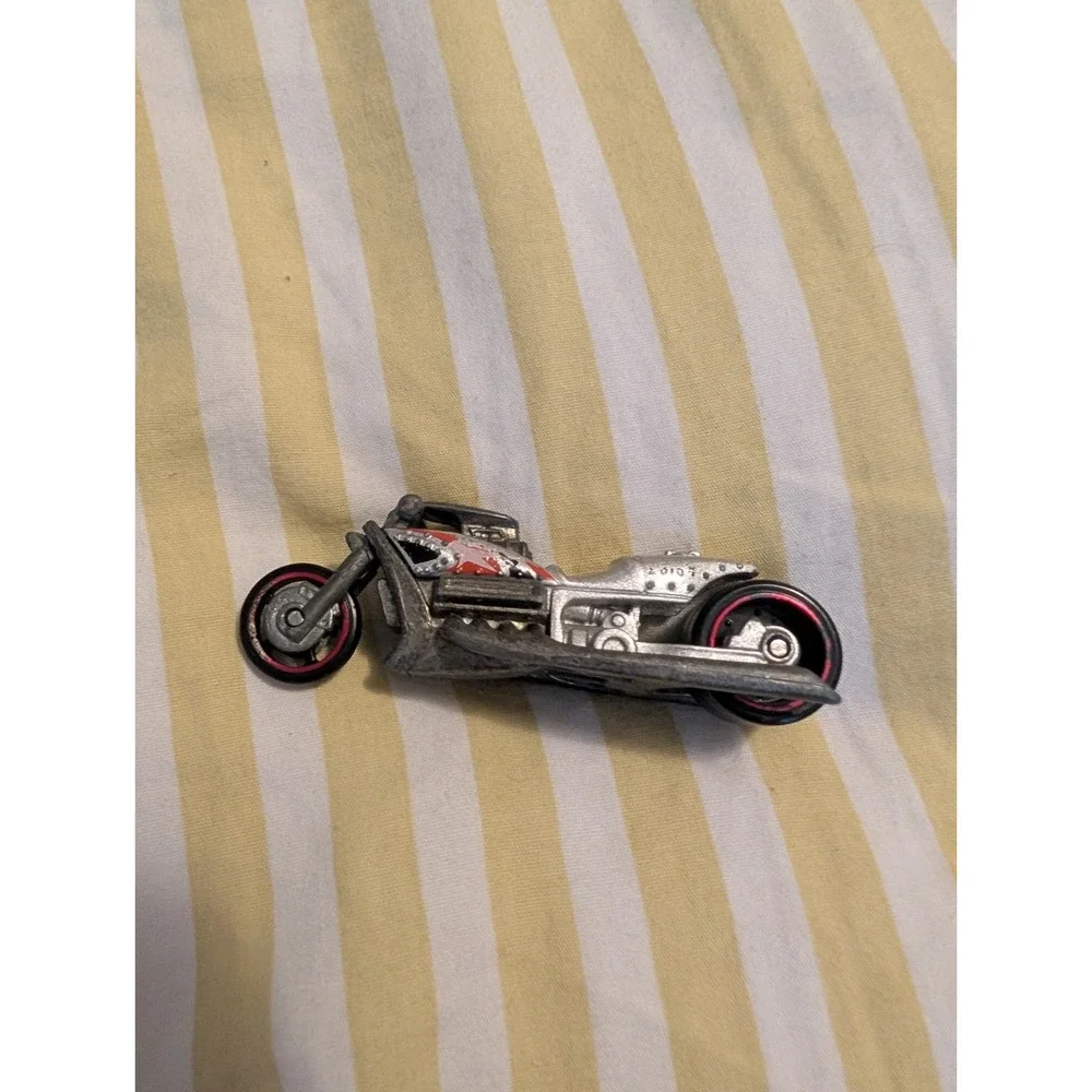 Hot Wheels Airy 8th Motorcycle Diecast Toy Vehicle Silver Red Malaysia